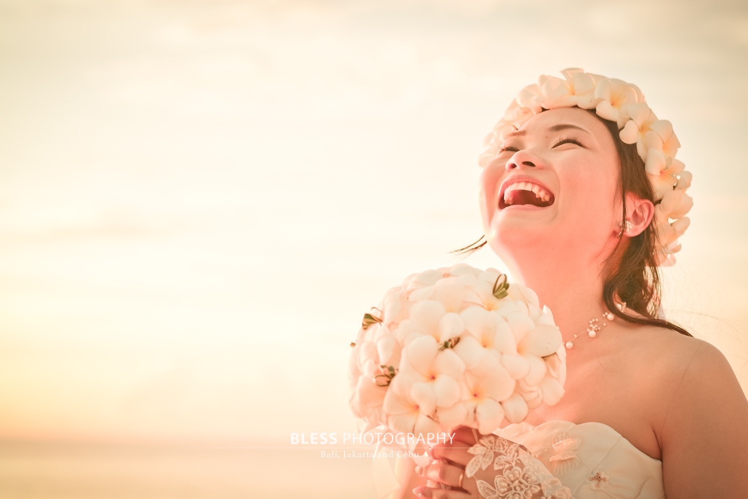 バリ島　笑顔がはじける花嫁